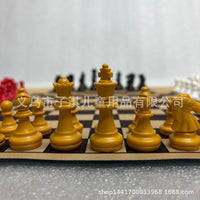 跨境仿木纹橡胶垫四人国际象棋棋子(棕黄红白)王高约49mm棋盘35cm