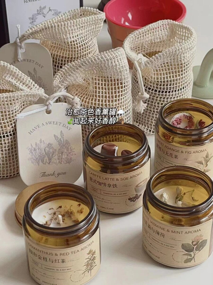 Original Floral Cedar Scented Candle for Relaxation and Home Ambiance, Perfect Gift for Women's Birthdays