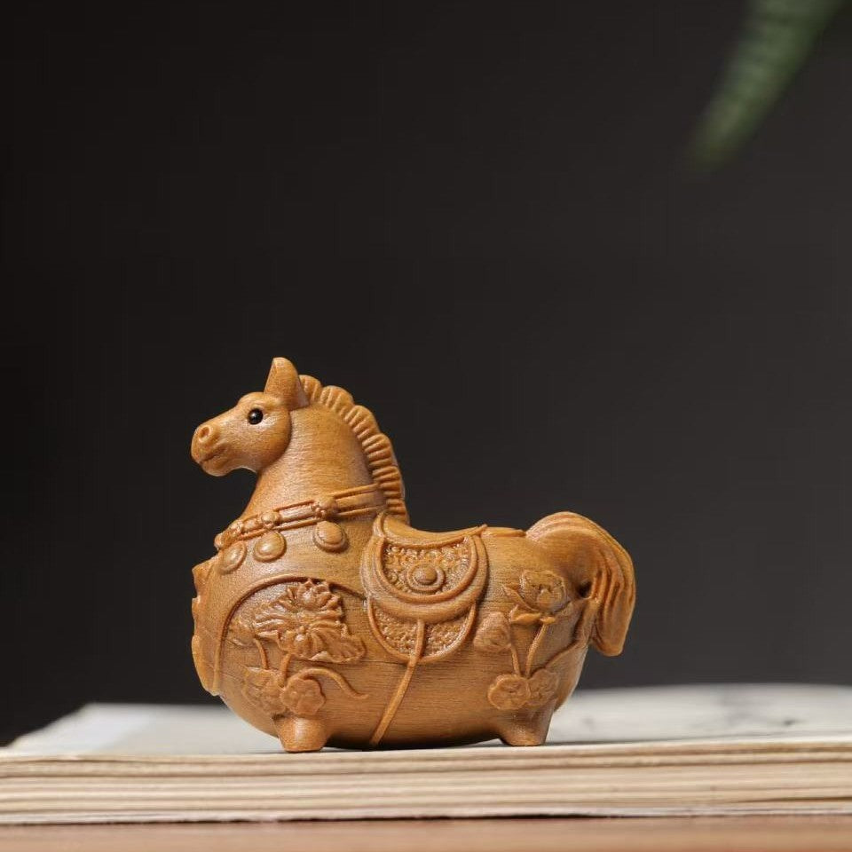 Green Sandalwood Carved Horse Year Rocking Horse Hand Piece Zodiac Horse with Money Keychain Car Hanging Ornament Table Decoration