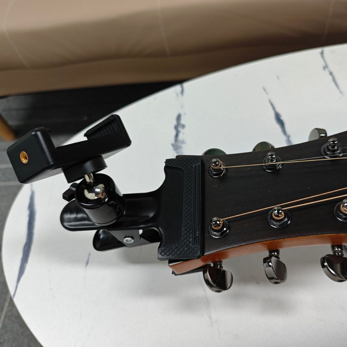 Guitar Headstock Phone Holder with Sheet Music Clip for Folk Guitar and Ukulele