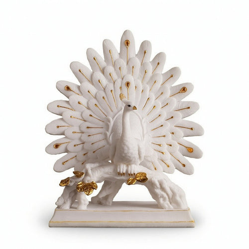 Decorative Peacock Statue Sculpted Tabletop Ornament Artistic for Art Collectors