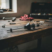 Slipslip-Resistant Bottom Bracket Anti-Drop Tool Knurled Anti-Drop Tool with Threaded Shaft Compact Hand-Operated for Mechanics, Cyclists, Two-Wheeler Maintenance, Workshop