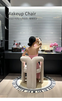 网红衣帽间化妆椅高级感设计师现代简约卧室家用轻奢梳妆台凳椅子