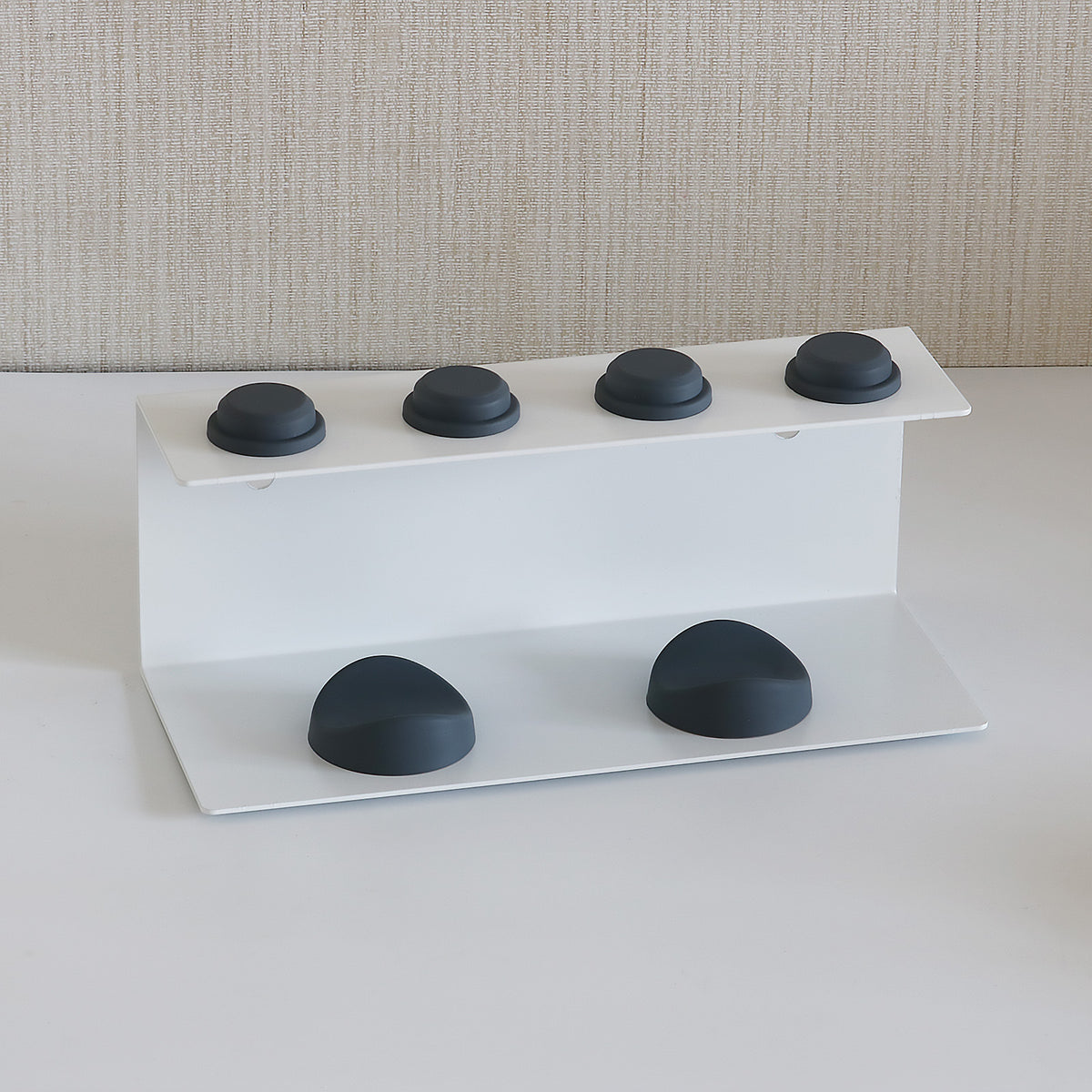 4-hole
