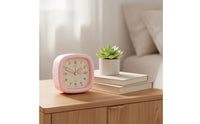 Non-Ticking Analog Alarm Clock Silent Quartz Alarm Clock Easy-to-Read Compact for Children, Students, Heavy Sleepers, Nightstand, Bedroom, Desk