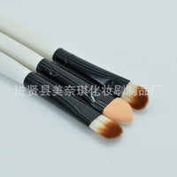 Dual-Ended Eyeshadow Eyelash Brush with Wooden Handle