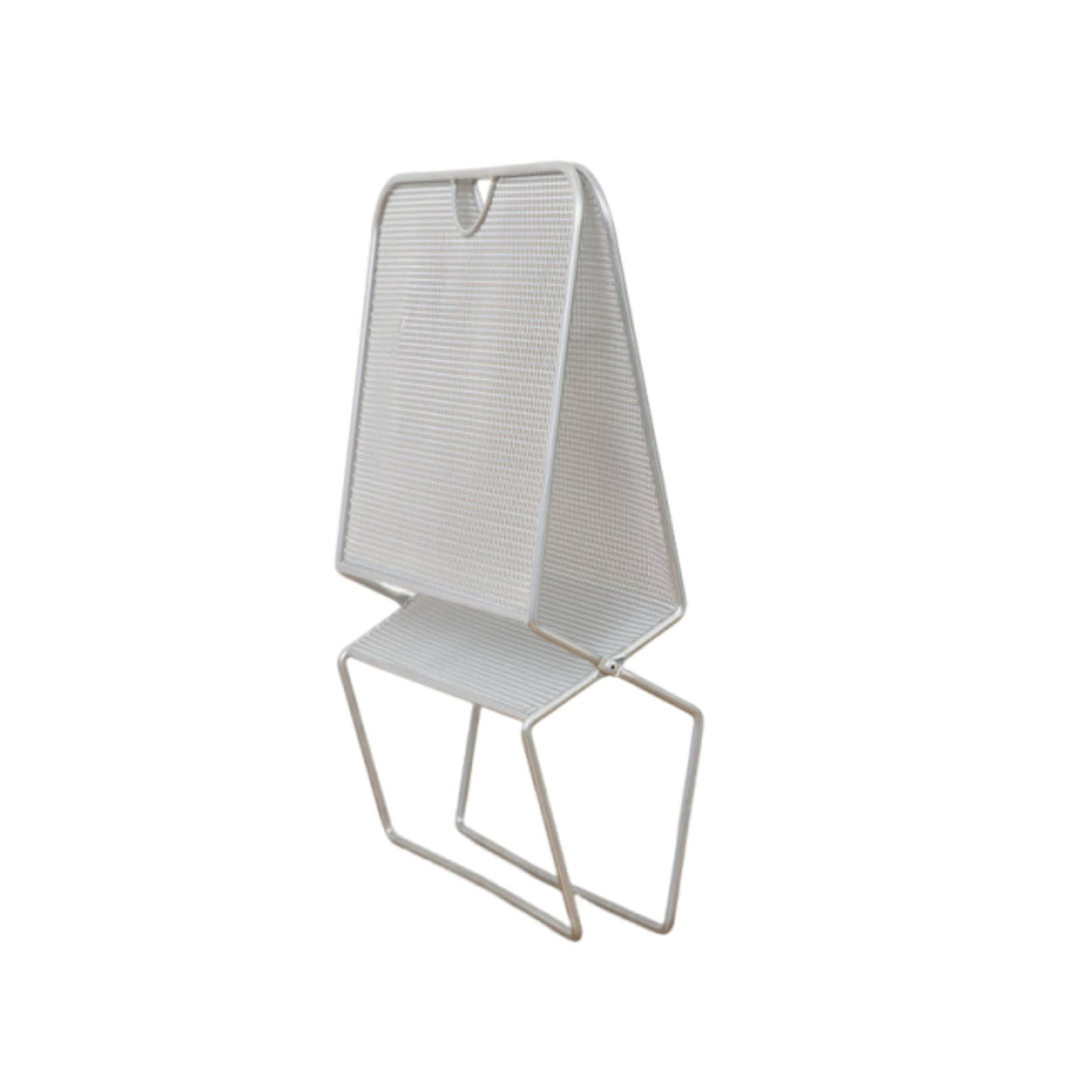Metal Magazine Rack Sturdy Iron Wire Newspaper Stand Space-Saving Newspaper Storage Basket for Office, Desk