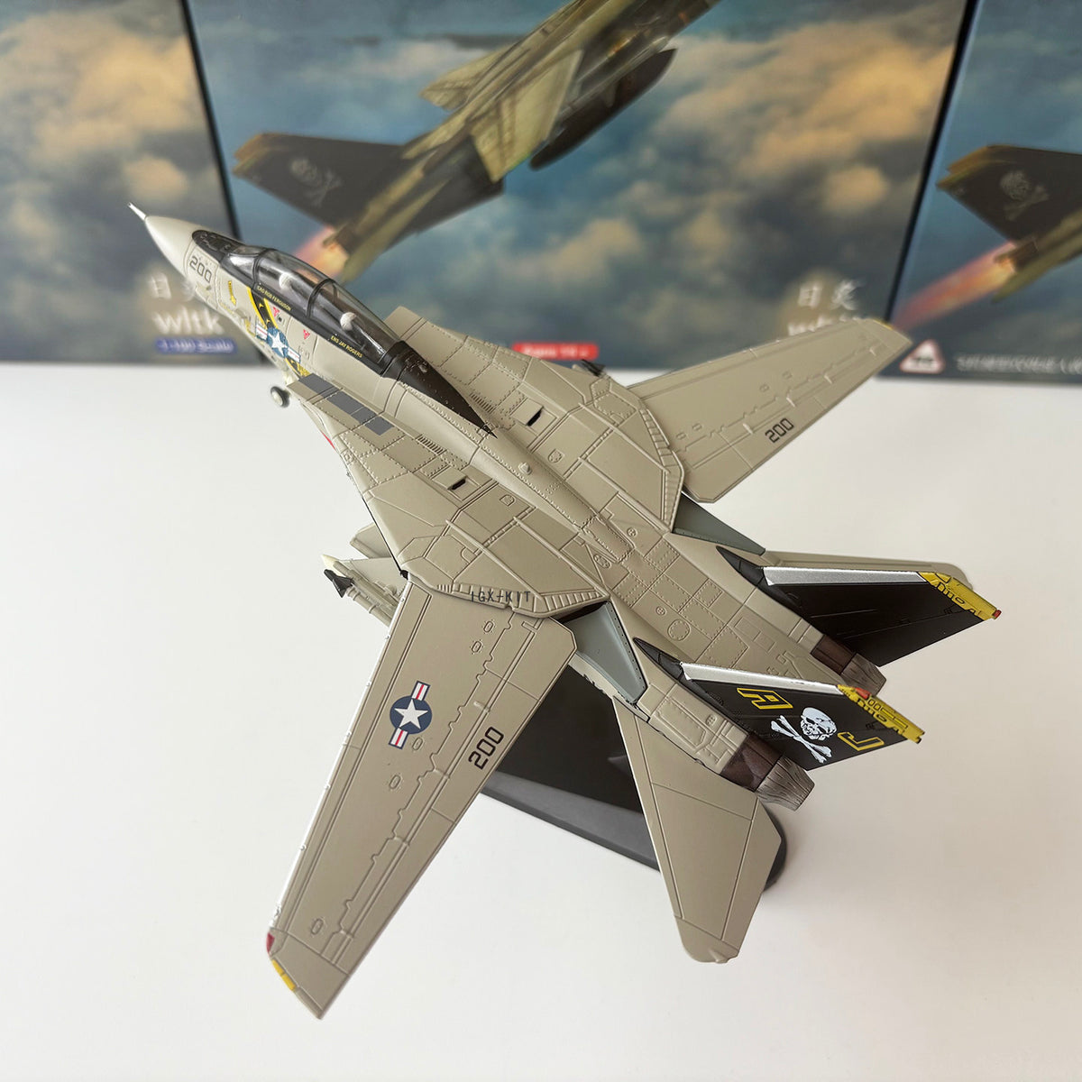 WLTK 1/100 Scale F-14A Tomcat Fighter Jet Model with Variable Wings