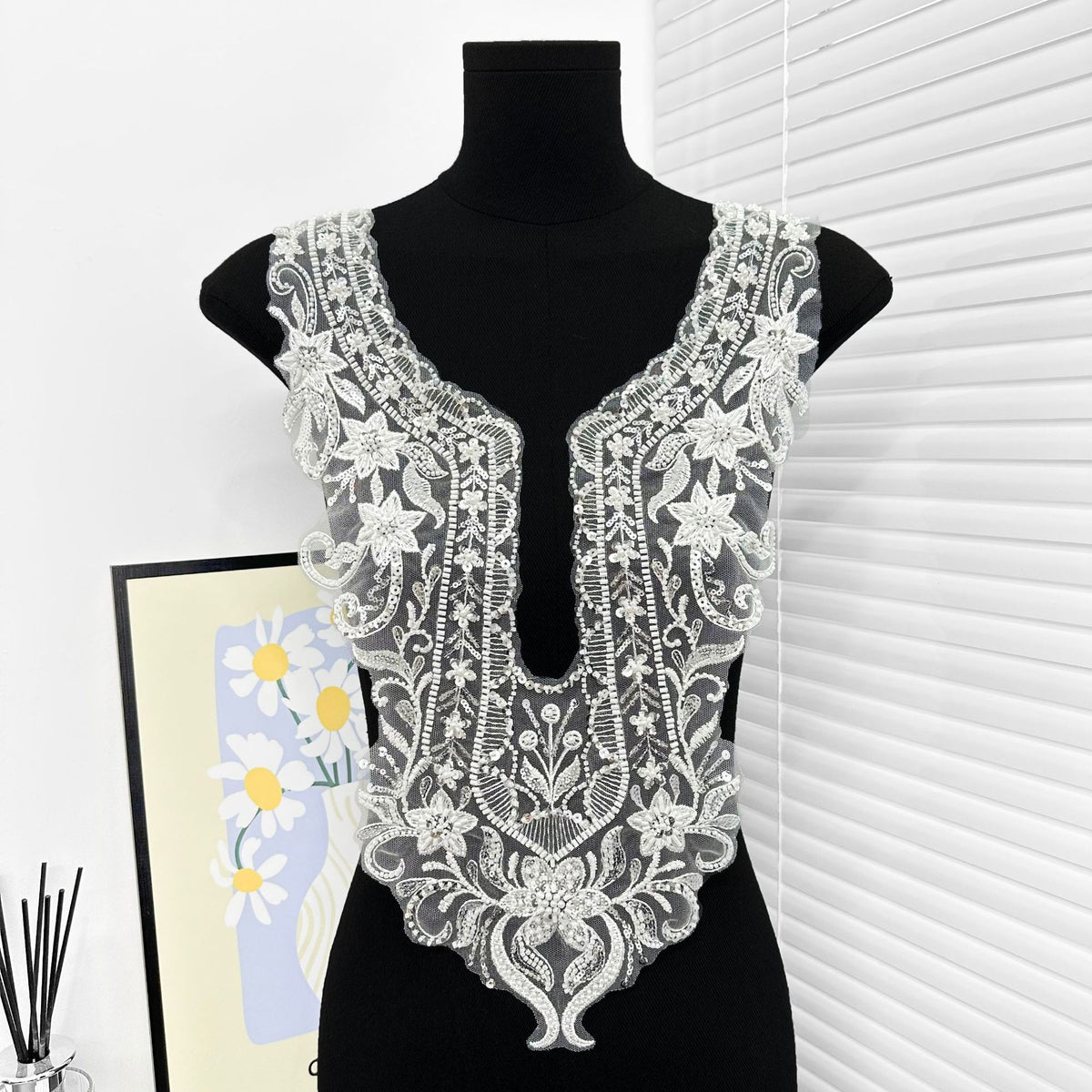 Handmade Beaded White Collar Flower with Sequins for Dresses