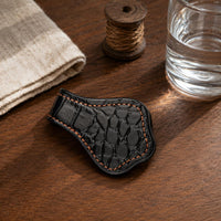 Contrast Stitching Leather Chalk Clip Cowhide Billiard Chalk Clip Petal-Shaped Sports Accessory Black