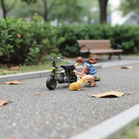 Crouching Woman Figure 1/64 Scale Mini Motorcycle Scene Realistic