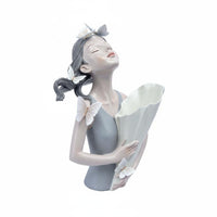 Delicate Butterfly Holder Vase Nordic Elegant Figure Holding Bouquet Statue Elegant Design Resin Bust Flower Holder for Living Room, Desktop