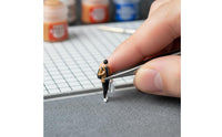 1:64 Miniature Figure Realistic Design Miniature Man Carrying Bag Model Train Layout People for Hobbyists