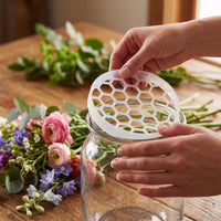 Flexible Silicone Flower Arranging Grid Stretchable Flower Arrangement Holder Long-Lasting Silicone Vase Grid Washable for Table Centerpieces