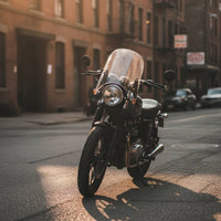 Glossy Motorcycle Headlight Fairing Rigid Motorcycle Windshield with Mounting Bracket Aerodynamic Headlight Fairing Functional for Motorcyclists, Riders, Cafe Racer