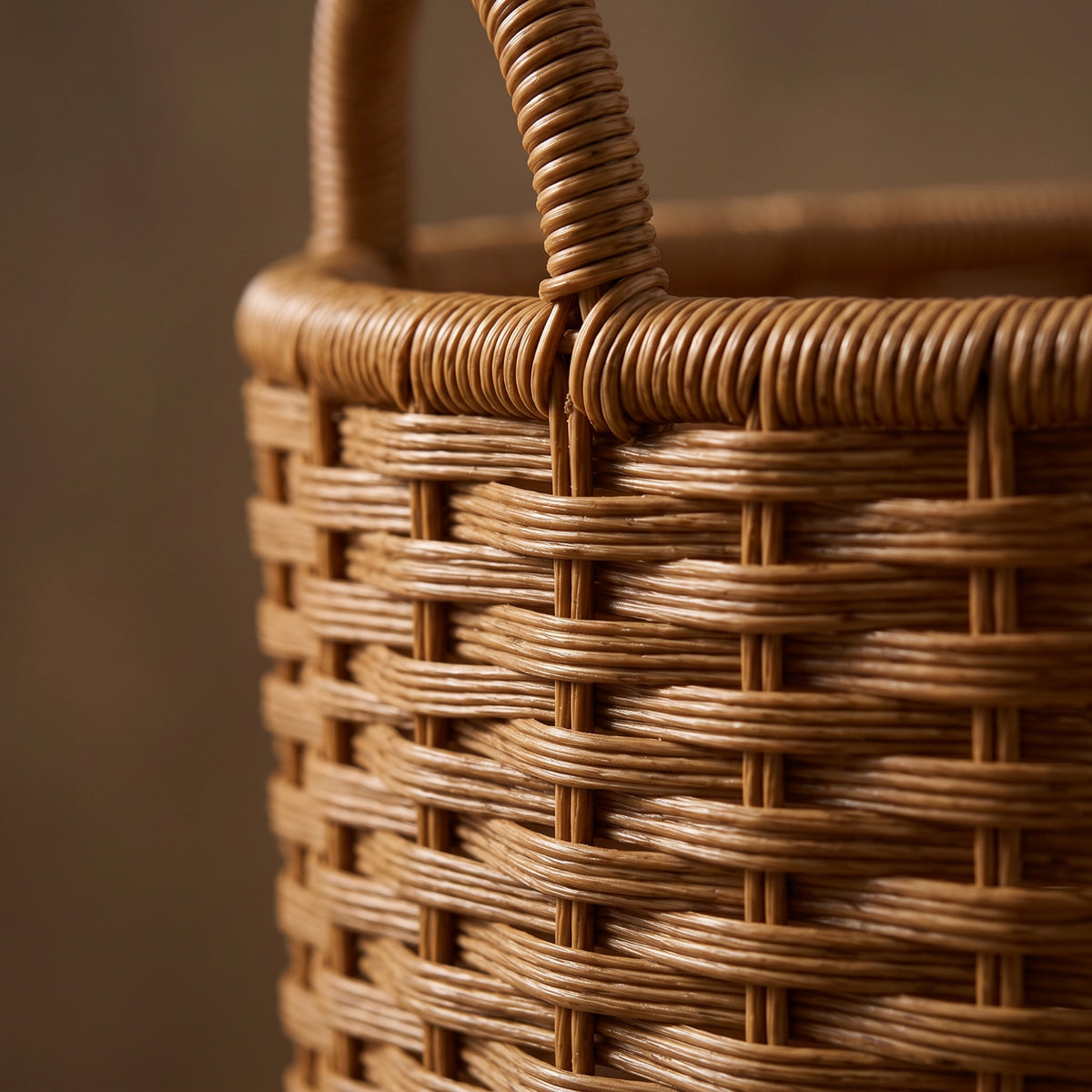 Woven Basket Rattan-Style Laundry Hamper with Handles Open-Top Woven Container Basket for Students, Bedroom, Washroom, Dorm Room