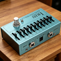 Independent Output Volume 10-Band Equalizer Pedal Wide Frequency Range 10 Band Equalizer Pedal ±12 dB Gain Guitar Equalizer Stompbox Compact Size for Musicians, Stage Performance, Home Practice, Recording Studio