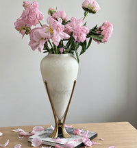 French Vintage Metal Stand Translucent Fiberglass Vase for Living Room Hallway Flower Arrangement Artistic Decoration