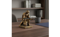 Kneeling Knight Figurine Pen Holder Multifunctional Medieval Statue Pen Rest Multi-Functional Armored Knight Desk Organizer for History Buffs