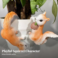 Lifelike Details Climbing Squirrel Pot Decoration Realistic Design Resin Squirrel Ornament Hand Painted Hanging Creature Ornament Waterproof for Plant Lovers, Gardeners, Micro-Landscape, Patio, Balcony, Office