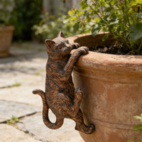Climbing Cat Figurine Playful Design Climbing Cat Statue 3D Detailed Craft Flower Pot for Gardeners, Balcony, Patio, Bookshelf