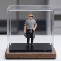 1/64 Scale Figurine Realistic Details Roadside Scene Figure Photography Props Painted Miniature Man