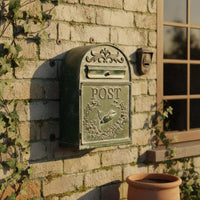 Green Wrought Iron Letterbox Waterproof Vintage Design Post Box Rustic Metal Post Box Easy to Install for Garden, House Exterior
