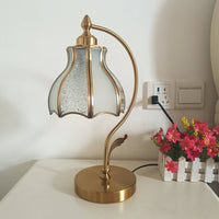 Vintage-Inspired Petal Shade Table Lamp Decorative Arched Stem Table Lamp Gold-Toned Ambient for Bedroom, Reading Nook, Study