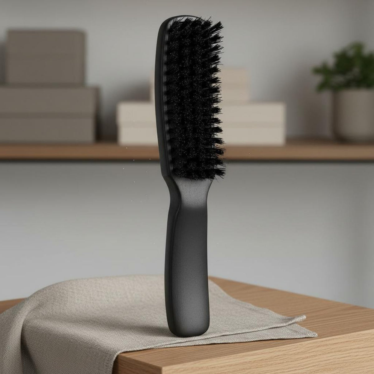 Durable Bristles Oil Head Styling Brush Multipurpose Men's Styling Brush Easy to Clean Grooming Accessory Ergonomic Handle for Barbershop