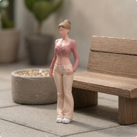 Hand-Painted Resin Figurine Bun hairdo 1/64 Scale Figurine Realistic Mini Woman Model
