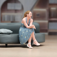 1:24 Scale Figurine Miniature Seated Woman Figurine Crossed Legs Desk Ornament