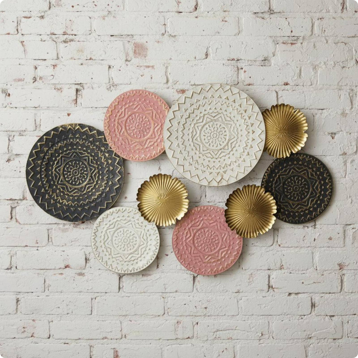 Layered Circular Wall Decor Hand-Painted Metal Disk Wall Art Fan-Shaped Accents