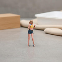 1/64 Scale Girl Figure Hand-Painted Miniature Scene People Figure for Hobbyists