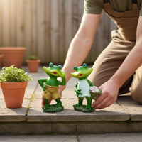 2 Pieces Creative Gift Garden Frog Sculpture Set Whimsical Design Cute Frog Couple Decor Weather Resistant for Couples, Outdoor, Yard, Patio