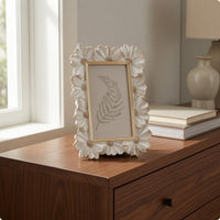 Flower-Petal Frame Gold-Edged Tabletop Display Frame