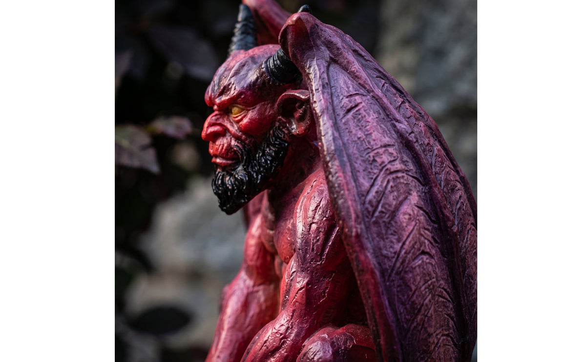 Solar Gargoyle Garden Stake Light Outdoor Gothic Garden Stake Light Decorative for Goth Decor Lovers, Yard, Pathway, Patio