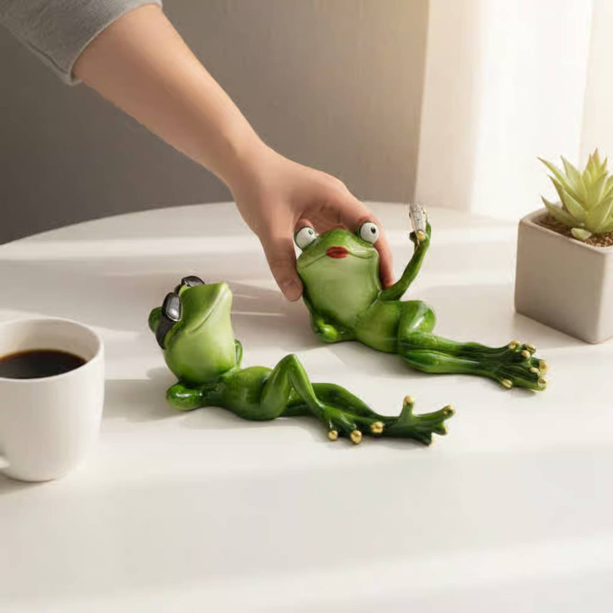 2 Pieces Frog Couple Figurines Long-Lasting Resin Lounging Frog Statues Romantic Handmade for Students, Garden