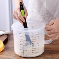 Measuring Cup with Lid Easy to Read Graduated Pitcher with Handle Large-Capacity Measuring Pitcher with Handle for Home Cooks, Pastry-Making