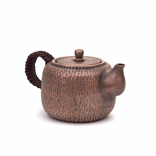 Tea Pot Pure Copper Hammered Finish Kettle with Compact Capacity and Distinctive Side Handle for Single-serving Brewing Suitable for Tea Lovers Tea Ceremony Office Home Decor