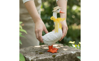 Goose Ornament with Hat Resin Garden Goose Statue Decorative Garden Statue for Gardeners, Homeowners, Yard, Patio, Flower Bed
