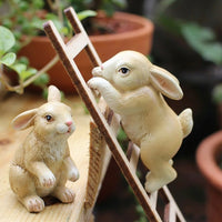 Resin Rabbit Climbing Ladder Ornament, Cute Bunny Figurine Set with Lifelike Detail, Miniature Animal Statue for Easter Decoration, Flower Pots, Indoor Garden & Spring Gifts