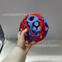 新品马厩悬挂干草喂食器 镂空耐拉伸TPR球喂马球Horse Treat Ball