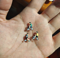 EZ 1/64骑车小孩人偶 童车微缩场景摆件