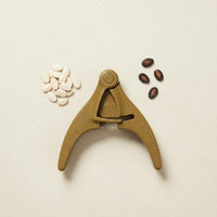 Melon Opener Hygienic Pistachio Shelling Tool Portable for Elderly