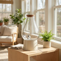 Water Dispenser and Juice Dispenser with Wood Lid, Pear-Shaped Drink Dispenser with Tap for Home Bar, Modern Minimalist Style Clear Glass Carafe