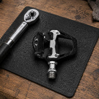 Road Bike Clipless Pedals Metal Axle Double-Sided Bike Pedal Left-Right Marked
