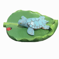Buoyant Turtle Ornament Resin Turtle on Leaf Weather-Resistant Water Landscape Decoration for Pond Owners, Swimming Pool