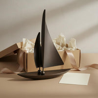 Desktop Sailboat Statue Artistic Metal Sailboat Sculpture Modern for Office Desk