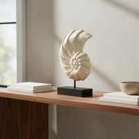 Conch Statue Modern Minimalist Marine Ornament Tabletop Decor Polyresin House Decoration for Showroom