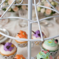 Powder-Coated 12-Cup Cake Stand Iron White Cupcake Stand Openwork Tableware Curled Feet
